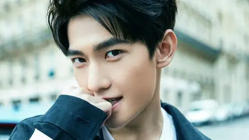 45m上传时间:2020-06-16壁纸标签:内地明星杨洋明星风尚壁纸封面图