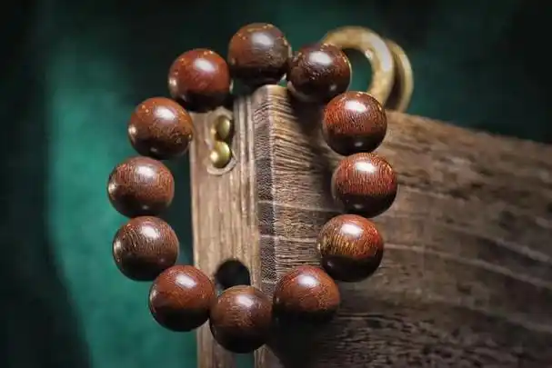 绝世珍宝!民间藏家的老犀角手串赏析