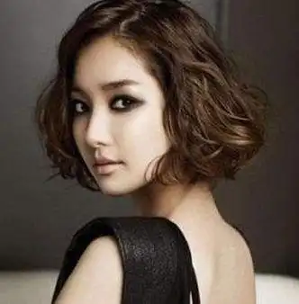 烫发根烫发根怎样烫好看中短发烫发发型图片柔美女生波波头烫发发型