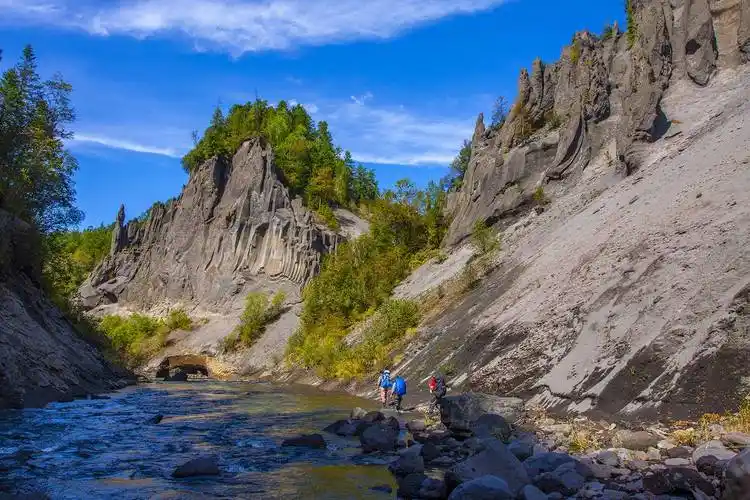 美轮美奂的长白山锦江大峡谷