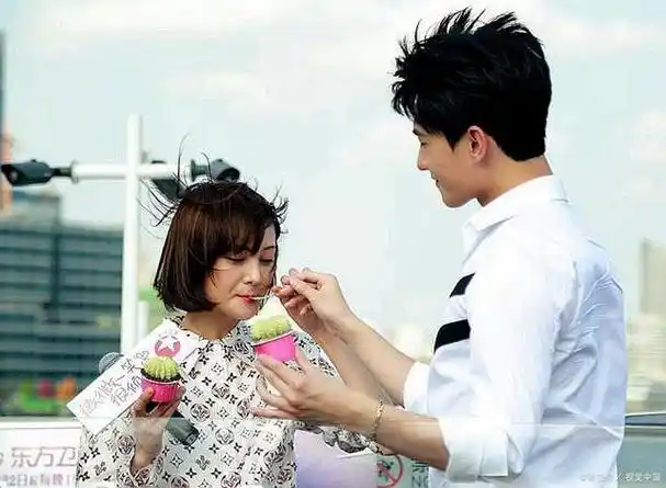 近期,杨洋成为互联网上的群嘲对象,被戏称为"洋难财".