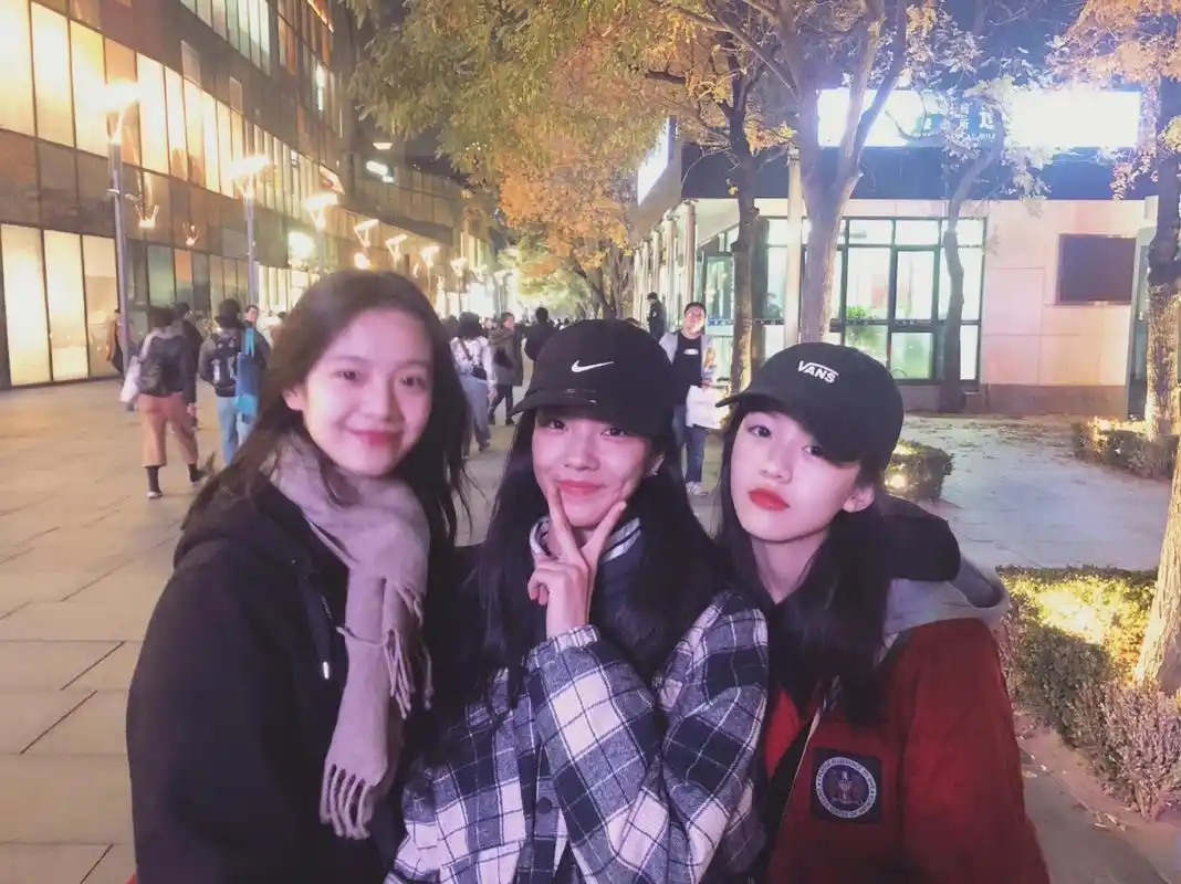 庄达菲李庚希向涵之傻傻分不清# 庄达菲李庚希向涵之傻傻分不清[捂脸