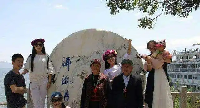 王二妮近照美出了新高度颜值气质判若两人网友活该你这么红