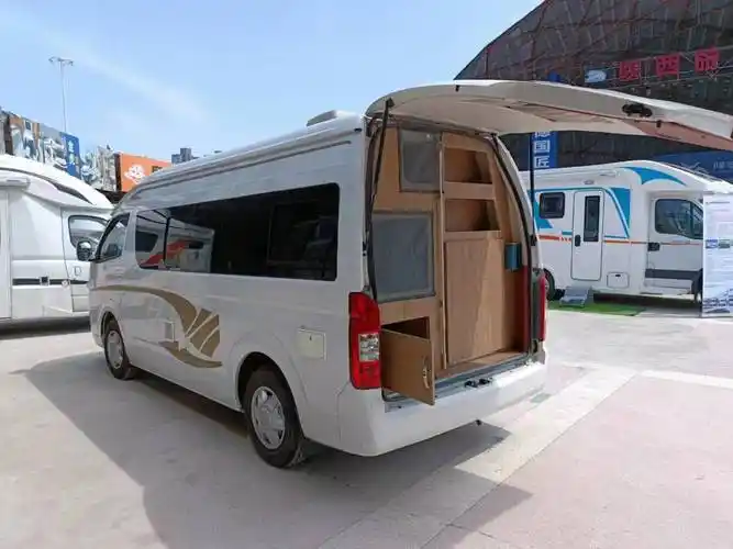 陕西西安二手房车福田g9b房车高旅居房车高23米