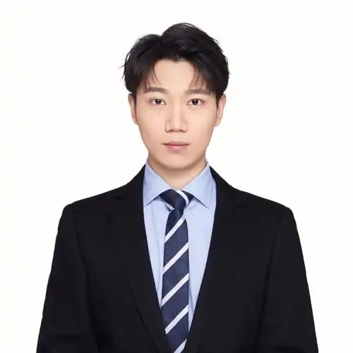 之前一直感觉蓝衬衫太正式,为了拍白底证件照临时去优衣库买了一件