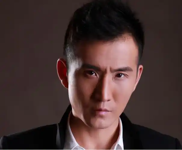 07钟汉良是娱乐圈中有名的不老男神,他不仅唱跳俱备,演技也同样在线.