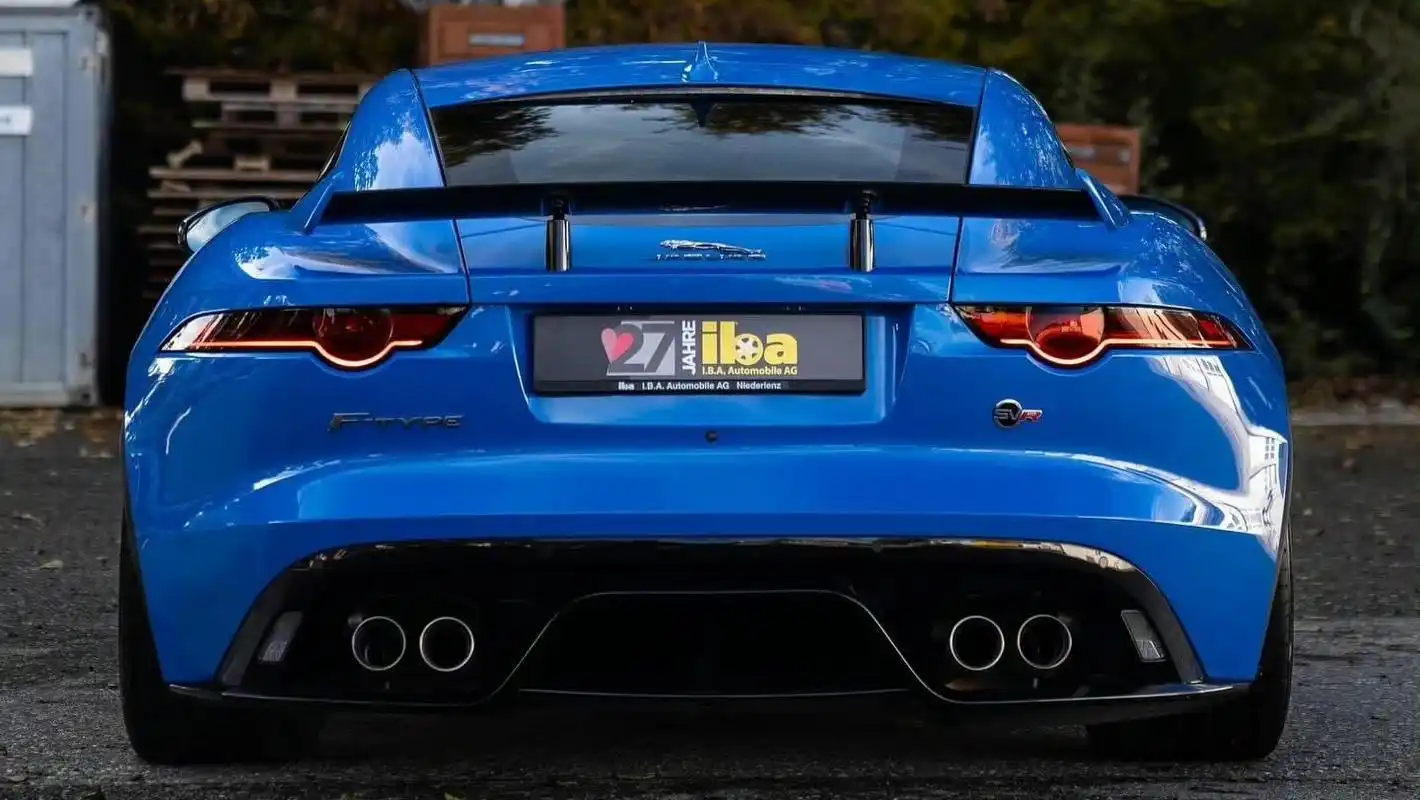 英国蓝色跑车捷豹f-type svr,限量150辆,价值158.60万