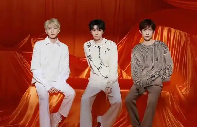 tfboys三人同框旧图来了,那时的他们好青涩啊,时间过得好快