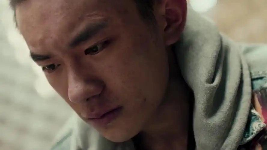 易烊千玺男友力爆表 少年的你:花有重开日,人无再少年《下》