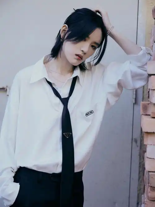 陆柯燃白衬衫yyds