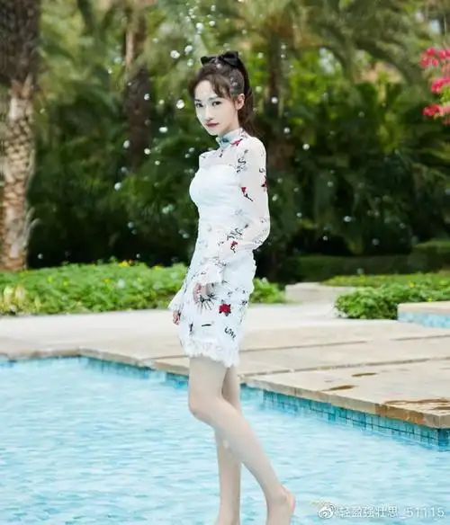 吴谨言凉心先凉脚夏日小清新