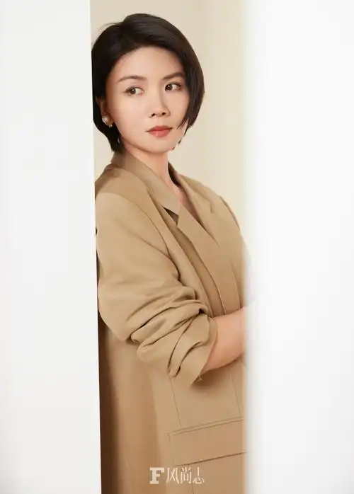 风尚志##了不起的她们#    @曹曦文的声音中带有一种自然的慵懒,就像