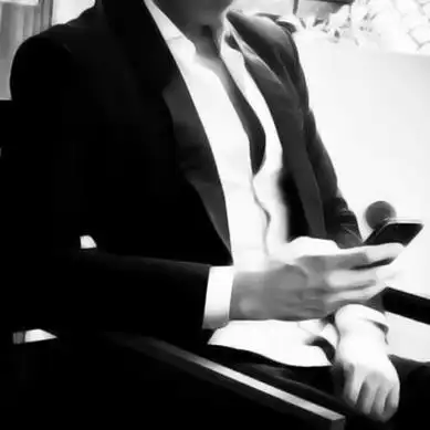 西装头像男生高清图片成熟帅气的高冷西装头像精选