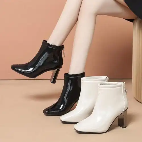 马丁靴女式2023新款靴子秋冬韩版时尚方头短靴女士高跟裸靴批发