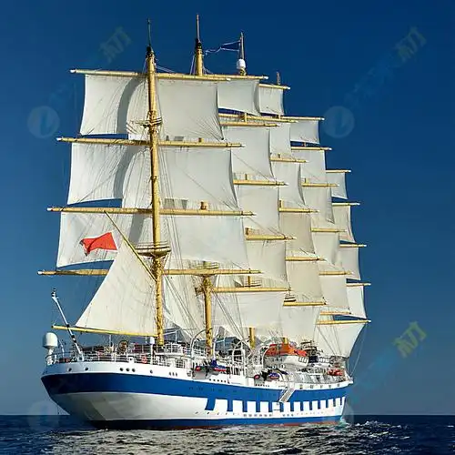 海上巨大白色帆船高清图片下载