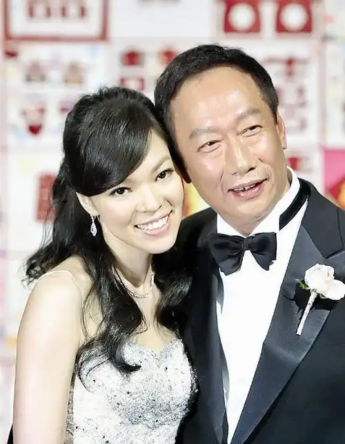 为72岁的丈夫郭台铭再拼4胎!400亿豪门阔太与林心如称闺蜜!