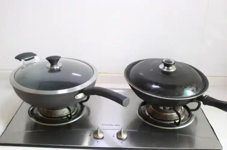 锅应该买什么材质的好(厨房里"炒锅"的种类这么多)插图(1)