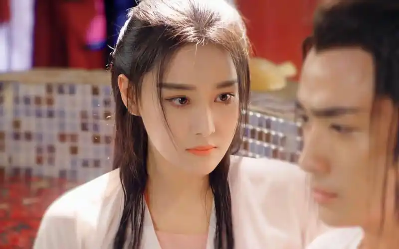 张馨予真的太欲了,简直是神仙颜值了,每个动作都风情万种!