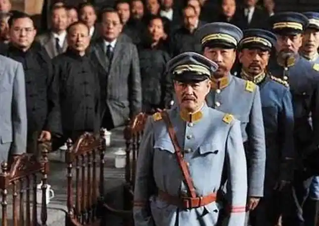 袁世凯家庭女教师周砥:39岁下嫁"北洋豹",3年后去世死因成谜_冯国璋