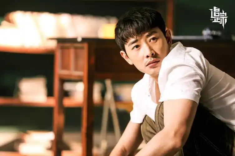 《追踪》双发预告海报,罗晋首度露凶担纲男一-猫眼电影