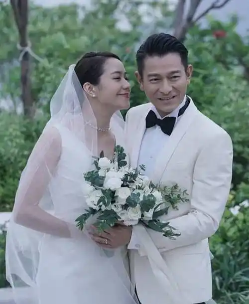 天王嫂不好当,刘德华自曝妻子吃素15年,40岁后才生育_朱丽倩_女儿