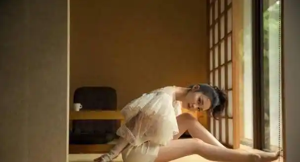 李沁短款纱裙仙气十足,甜美清新范十足,不愧是"纱裙仙女"本人_感觉