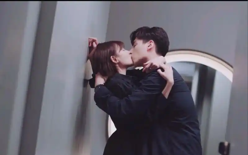 【胡一天&李一桐/纯欲向】这tm才是吻戏!