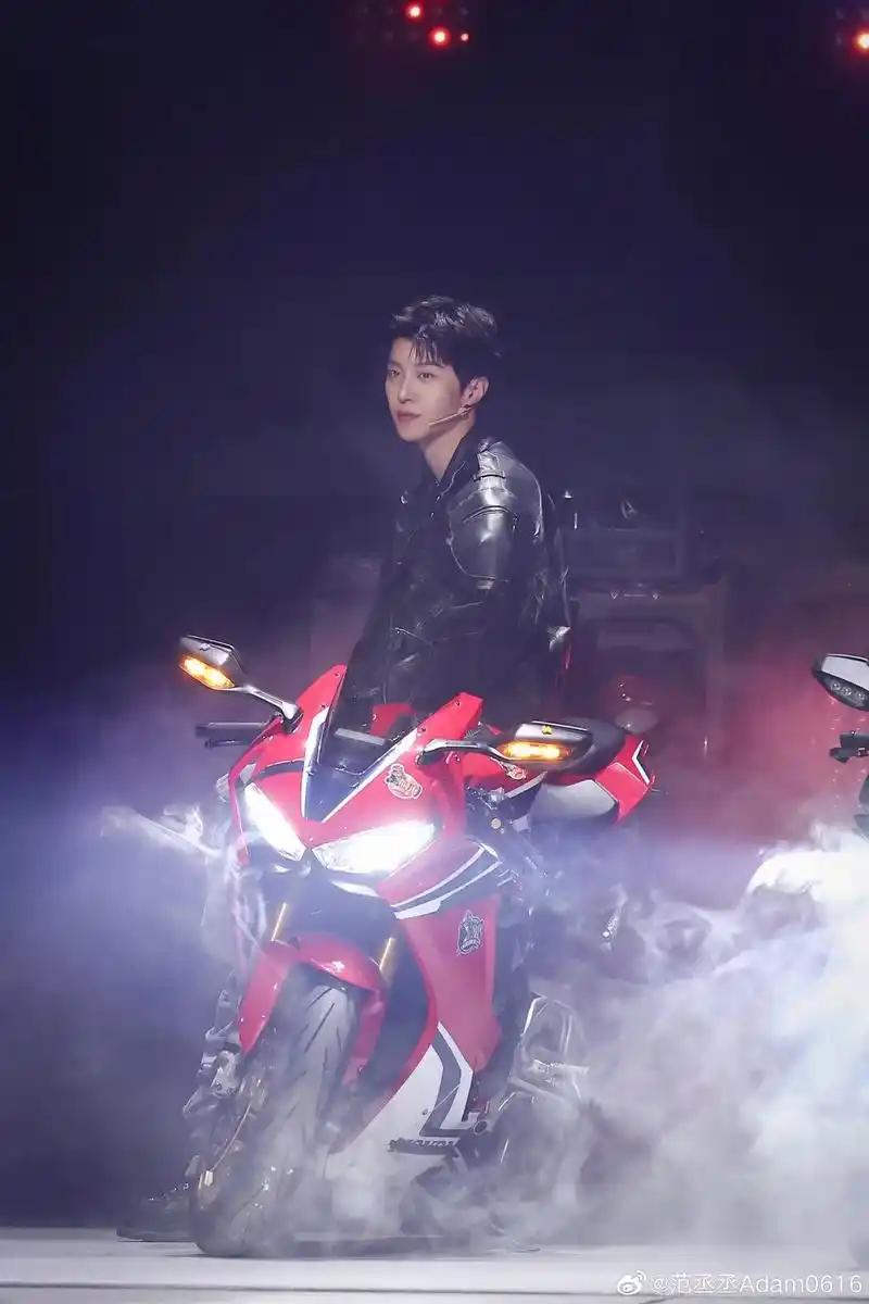 王牌上的可爱丞#范丞丞 #丞星 - 抖音