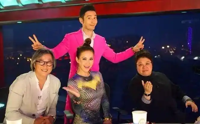 两天娱乐圈的半数明星都发文哀悼李玟,其中有大家喜欢的孙红雷,张艺兴