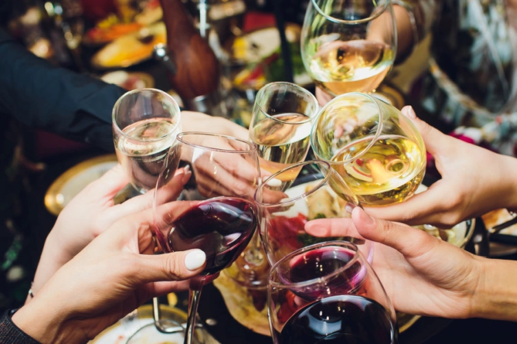 喝酒脸红和喝酒脸白到底谁更能喝终于有答案了