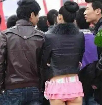 世界上最短的裙子日本高校校服让男生直呼受不了