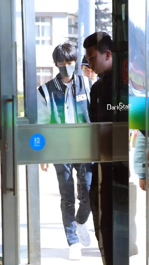 n年前今天的王俊凯