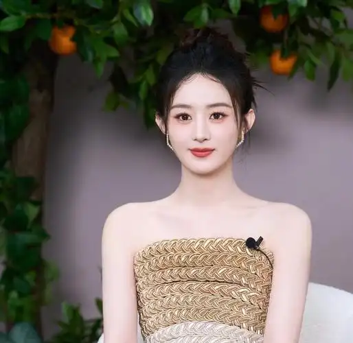 看到高调官宣的赵丽颖,我才知道张艺谋那句话含金量有多高