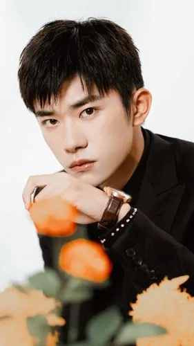 易烊千玺时尚休闲黑色西装