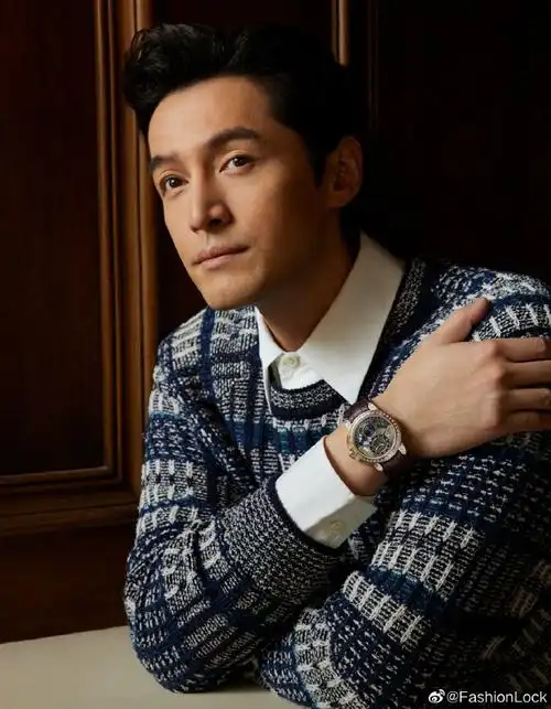 胡歌镜像氛围大片##胡歌elle2月刊封面大片