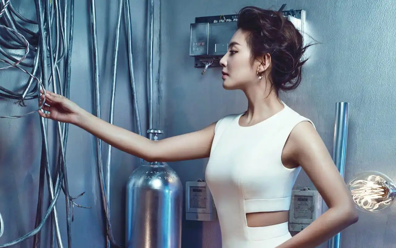 张雨绮性感时尚写真图片桌面壁纸1