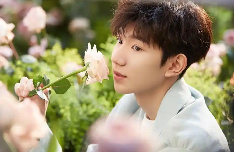 3,王源现在因为王晶这一说法,有不少网友都在广场上吐槽,说王晶真能