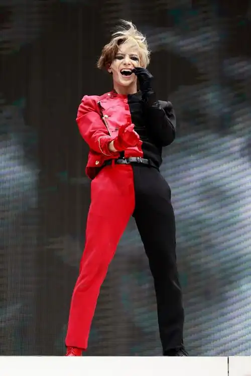 王嘉尔是真的闯出去了