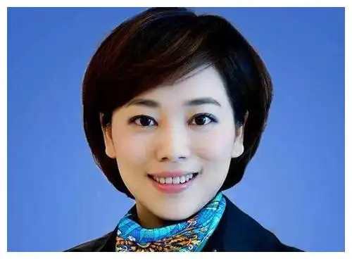 娱乐千千万,我这最实在,今天给大家说说央视知名主持人劳春燕和任春燕