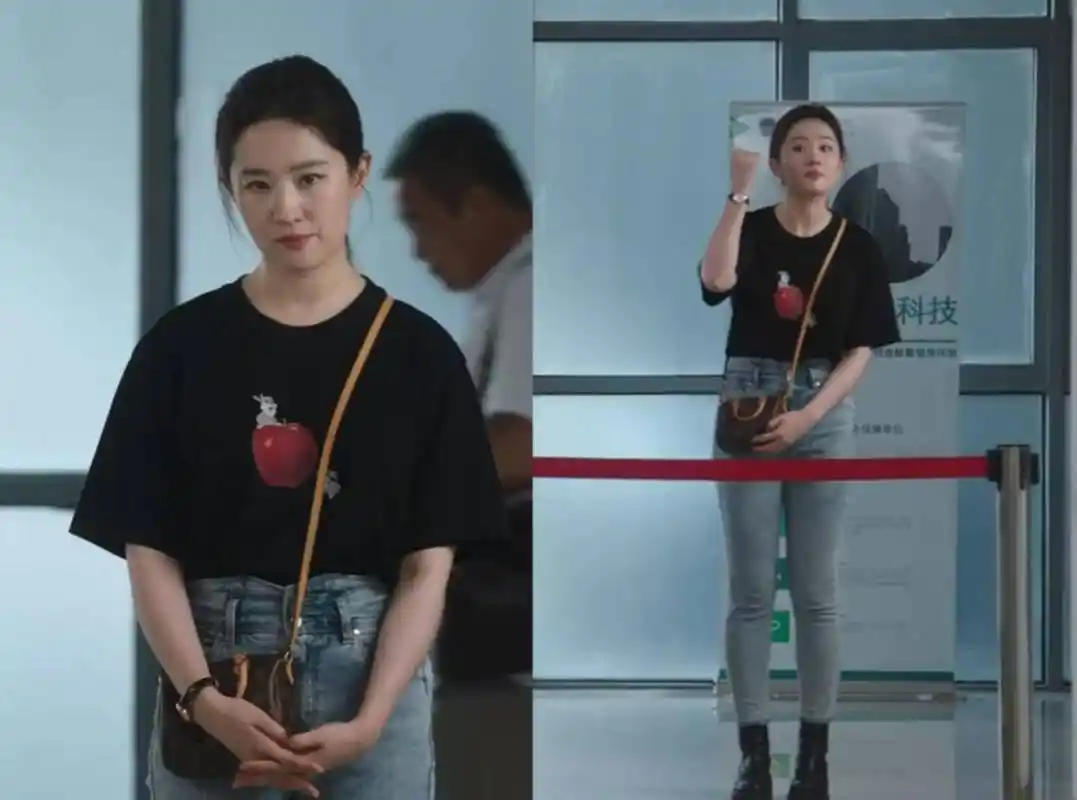 笑起来露牙龈……剧中的男女演员都是瘦胳膊瘦腿的,唯独刘亦菲有些"胖