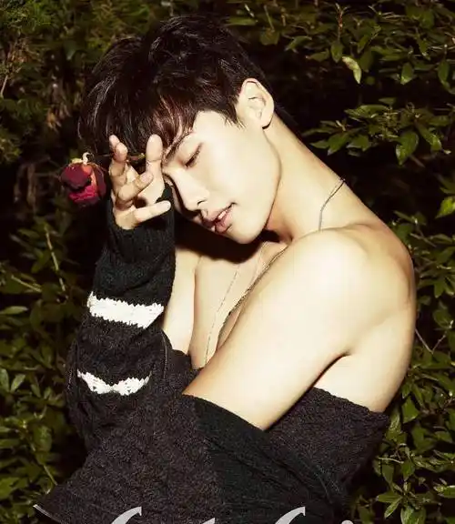 谈恋爱后,李钟硕的座右铭从此变成了我很幸福,理想型也从高瘦的李娜英