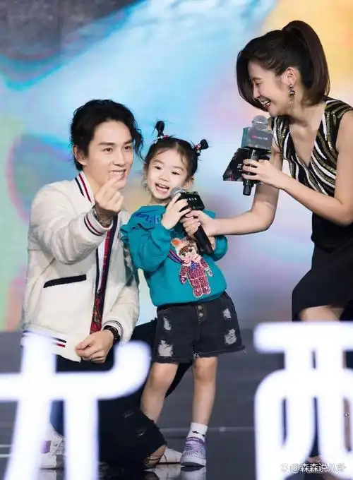 戚薇二胎性别曝光是男孩,李承铉与队友激动相拥