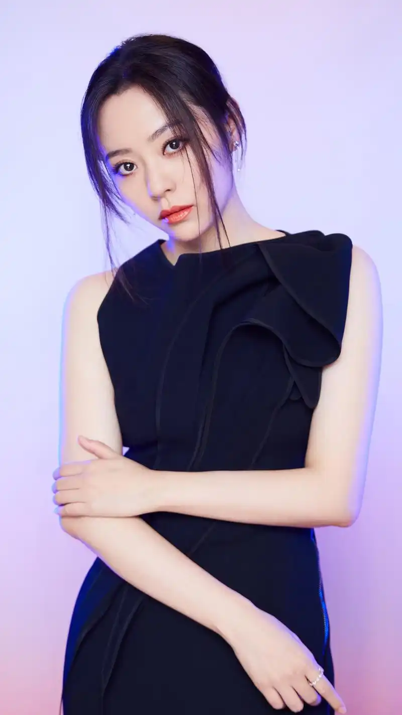 张靓颖酷飒写真手机壁纸