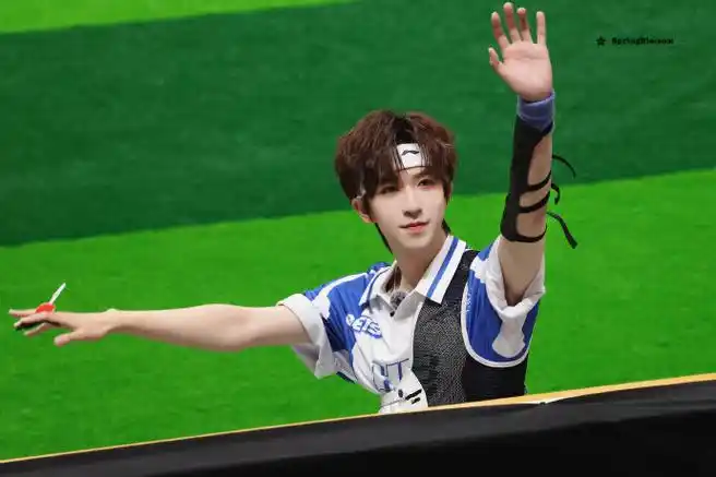 小爱神射箭    ·#tf家族运动会#  ·#贺峻霖直接聊上了#  ·@时代