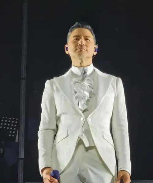 期待张学友武汉演唱会现场