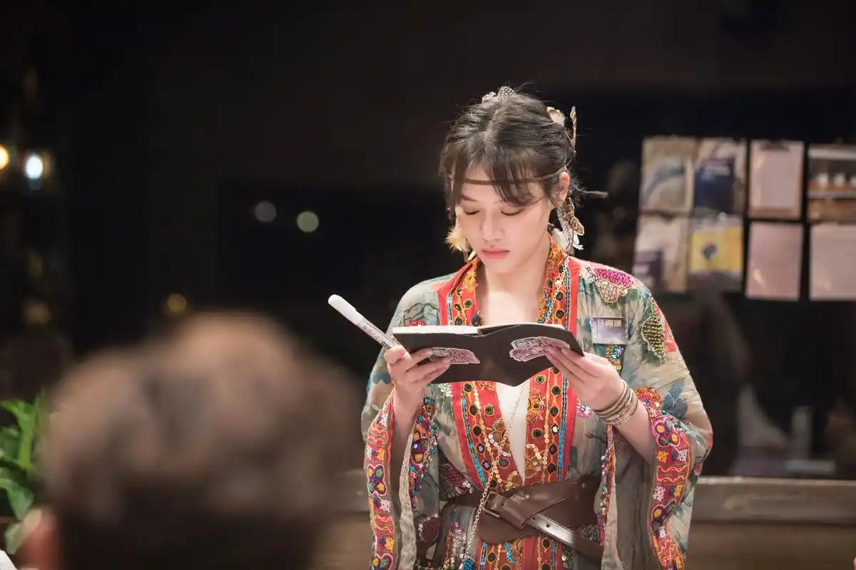 马思纯《我是大侦探》爱,化渺小为伟大,化平庸为神奇.