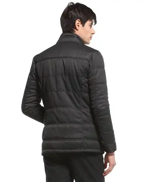 深灰色立领长袖棉衣