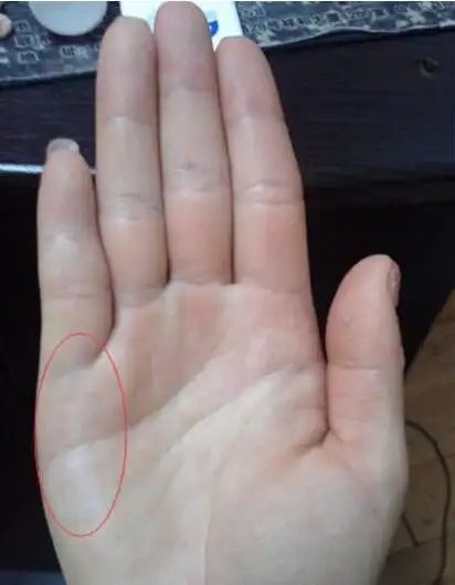 双婚姻线这种手相的女人十分好命,婚后注定旺夫,旺宗族三代后代