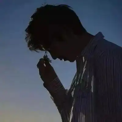 男生头像背影帅气高清 没人爱我怎么样 - 男生头像 - 潮人个性网