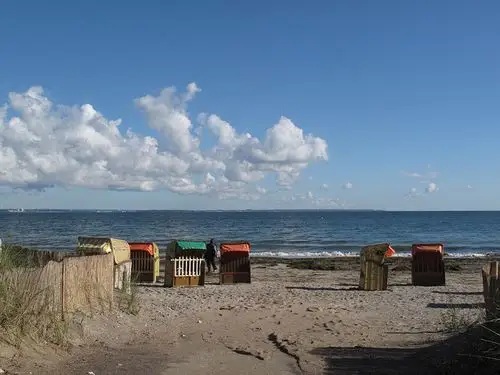 timmerdorfer strand - a grandmothers gossip at the sea shore